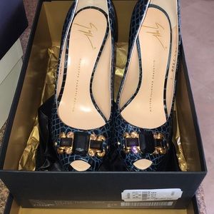 Blue alligator guiseppes